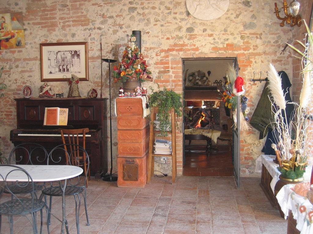 Il Canto Del Sole Monteroni dʼArbia Екстериор снимка